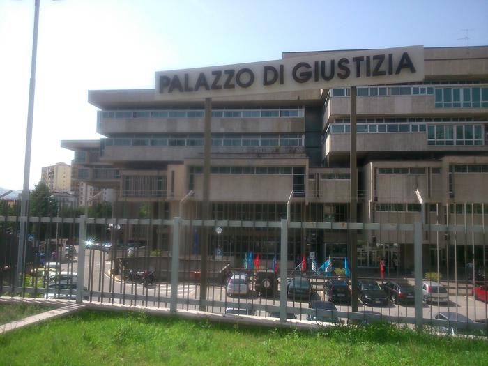 Mafia nel bar del tribunale di Potenza, 17 arresti tra Basilicata, Campania, Lazio e Emilia Romagna