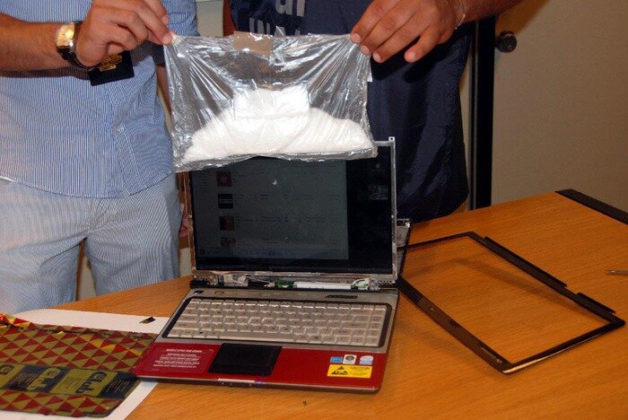 Utilizzavano una bambina di 11 anni per trasportare cocaina dal Perù: 12 arresti a Milano, Napoli e Terni