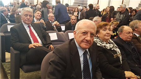 Fondi Mibact, De Luca: “No ai tagli per i teatri napoletani”
