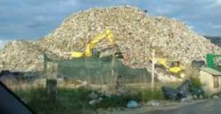 Rifiuti, la Corte di Strasburgo condanna Italia per discarica Caserta