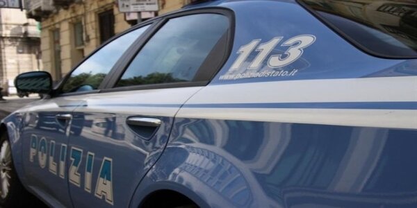Napoli, ruba uno scooter cade alla vista della polizia: arrestato