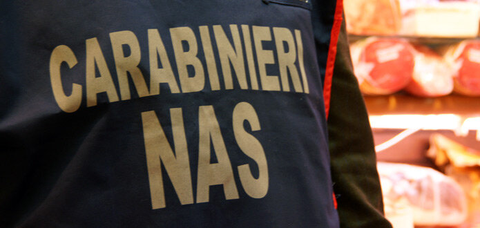 Salerno, i Nas chiudono laboratorio di analisi: sequestri anche in provincia