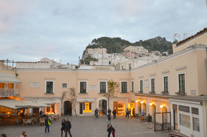 Abusivismo a Capri,avvisi garanzia anche funzionario del Comune
