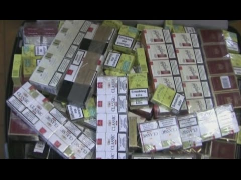 Sigarette di contrabbando in camera da letto: arrestati due uomini a Napoli