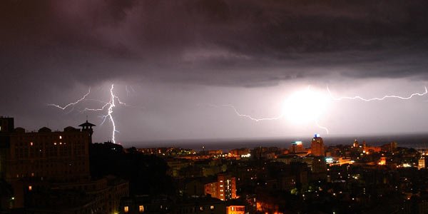 Nuova allerta meteo sulla Campania: da stasera temporali e vento