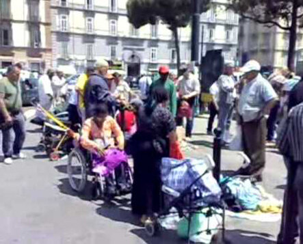 Napoli, Bassolino su facebook: ”Situazione inaccettabile a piazza Garibaldi”