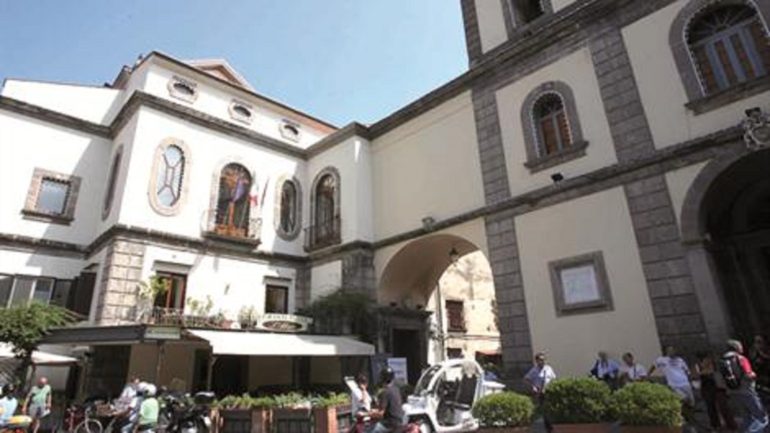 Sorrento, il sindaco nomina nuova giunta: ci sono 5 assessori