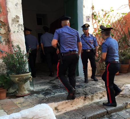 Ischia, ‘Alto Impatto’ dei carabinieri: allontanati 7 abusivi