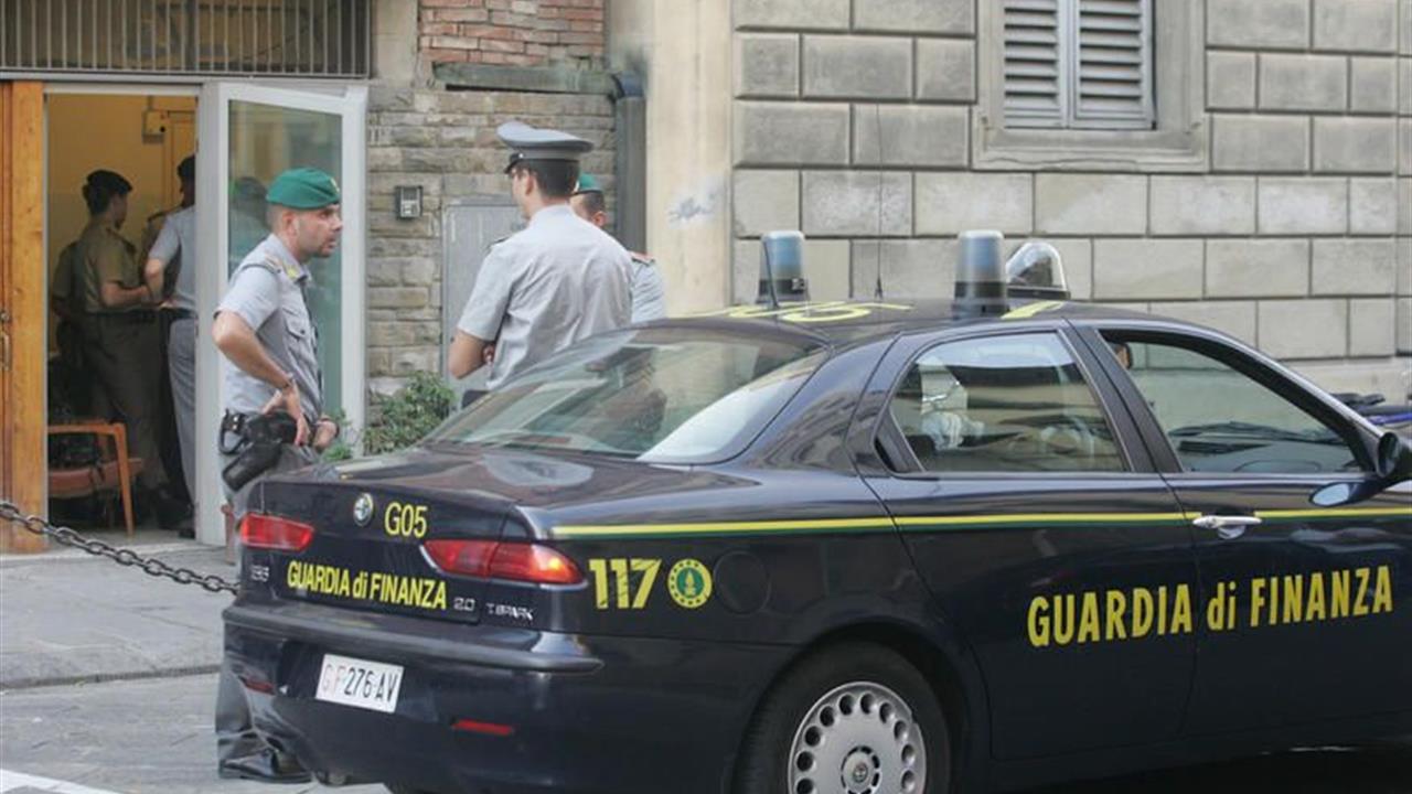 Rubano un Suv da un centro commerciale di Formia: arrestati due napoletani