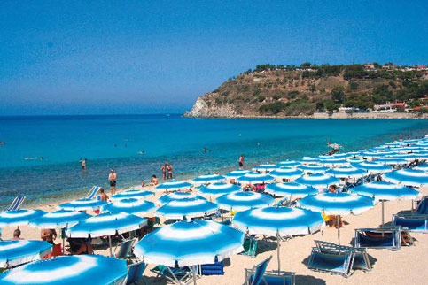 Associazione balneari Campania: aprire lidi ultimo weekend di maggio