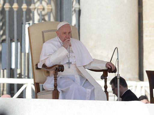 Il Papa invita cardinale Sepe ad andare avanti altri 2 anni
