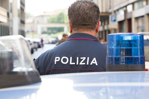 Napoli, spacciatore pony express preso dalla polizia a San Giovanni