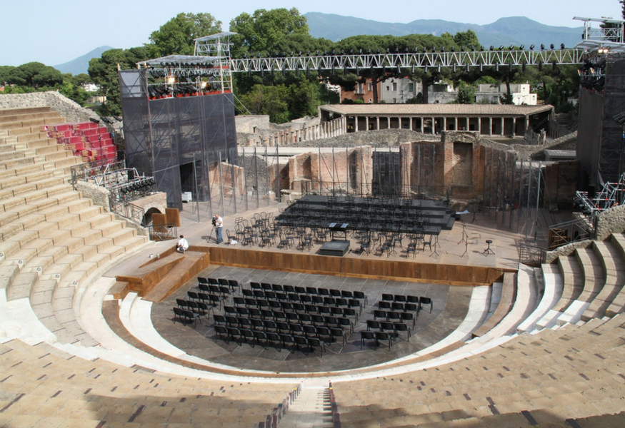 Tanti festival e occasioni en plein air: è l’Italia del teatro d’estate