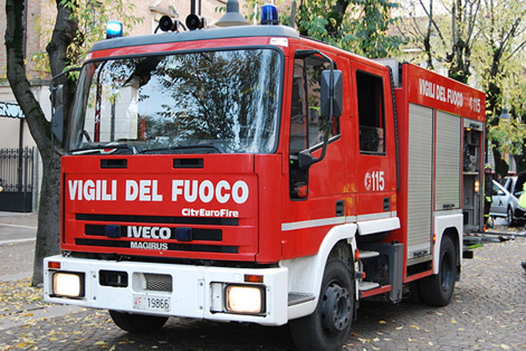 Napoli, incendio in un’abitazione: muore donna di 81 anni