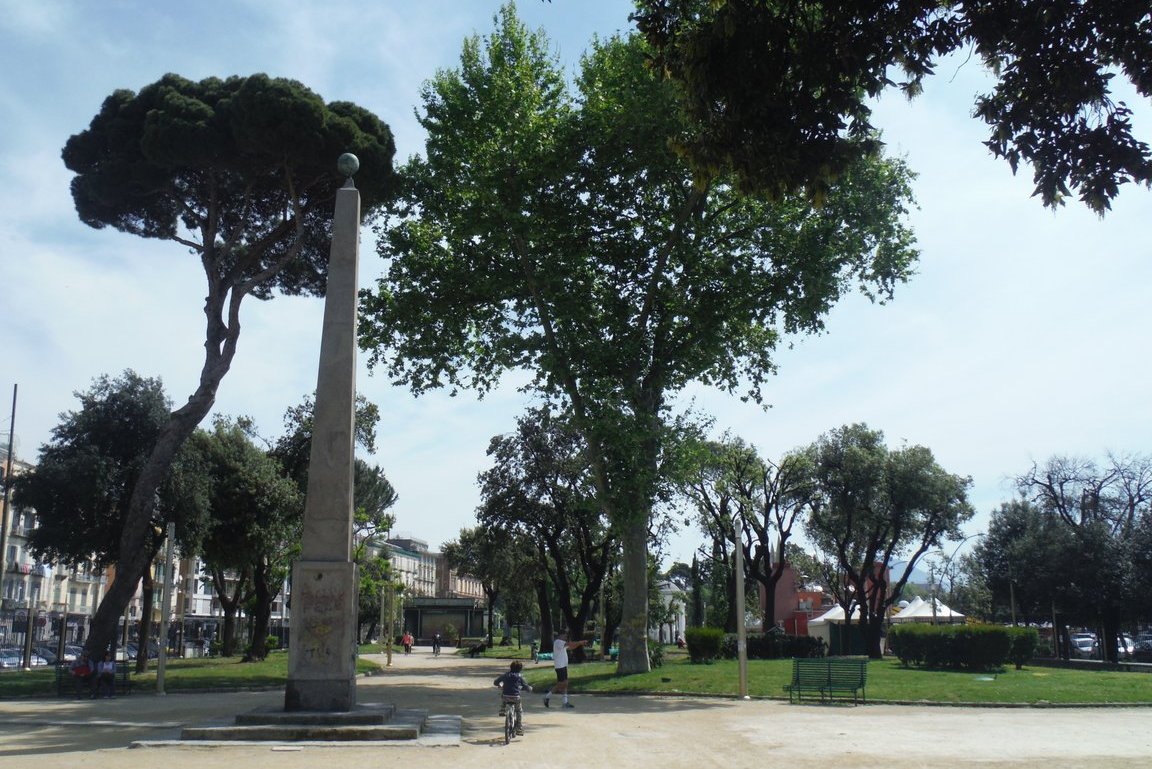 Napoli, in Villa comunale nuovi interventi su aiuole. Restaurate otto statue