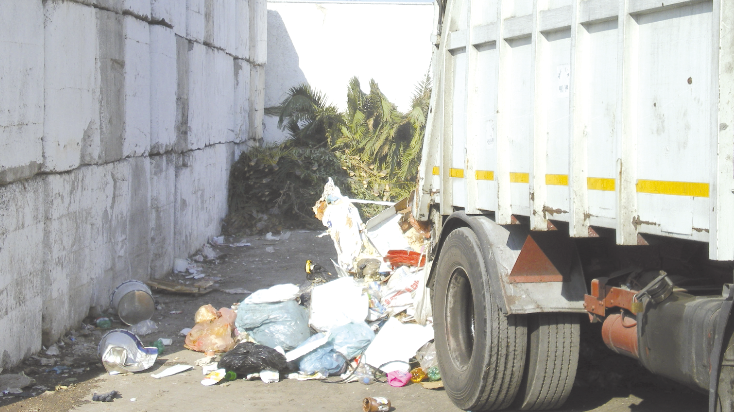 Donna muore nel vicentino sotto camion rifiuti in manovra