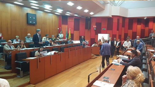 Napoli, consegnate al sindaco le firme contro il trasferimento dei rom a Miano