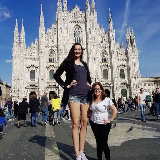 Dal basket alla moda: ecco la modella con le gambe più alte del mondo: 132 centimetri