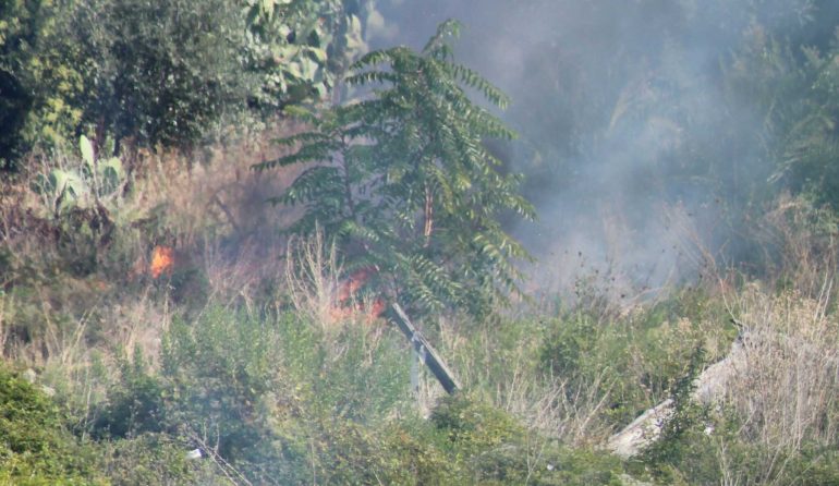 Castellammare. Fuochi d’artificio per la sposa, scoppia incendio nei terreni vicini
