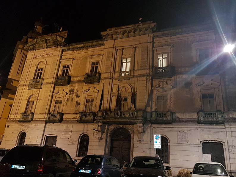 Castellammare, il sindaco pensa alle dimissioni e riunisce i vertici del Pd di domenica sera al comune