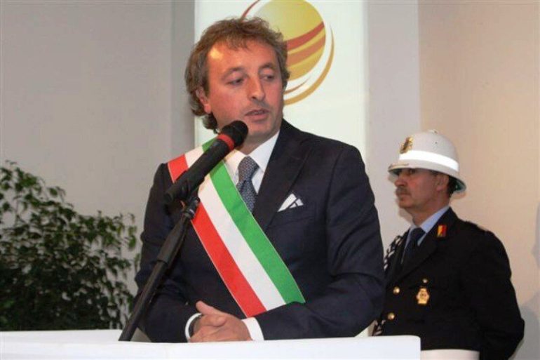 Mafia: 6 arresti per voto di scambio a Vittoria, c’è anche l’ex sindaco