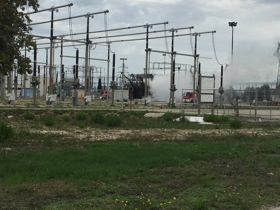 Incendio nella centrale elettrica di Santa Maria Capua Vetere: nube nera invade due comuni