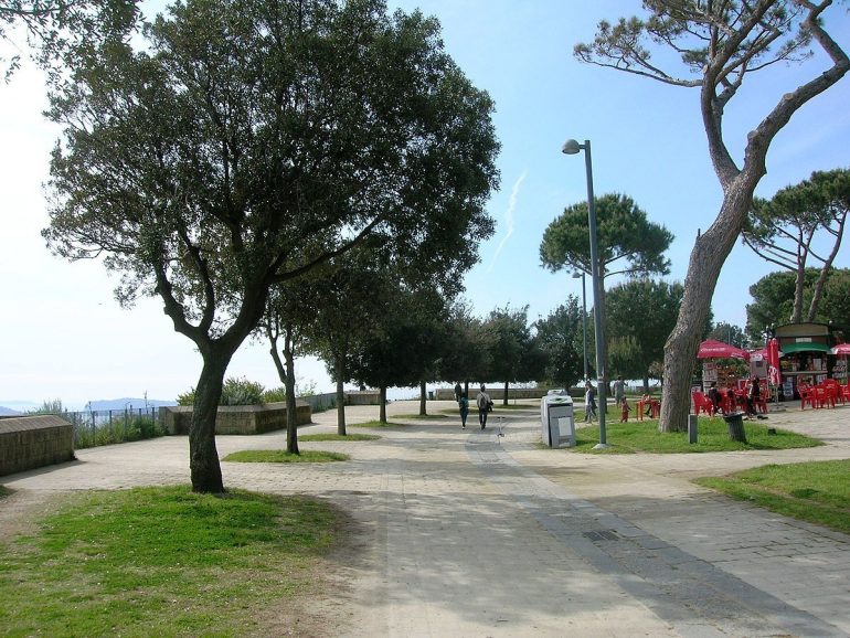 Napoli, arrestati i pusher del parco Virgiliano: sono due giovanissimi di Pozzuoli