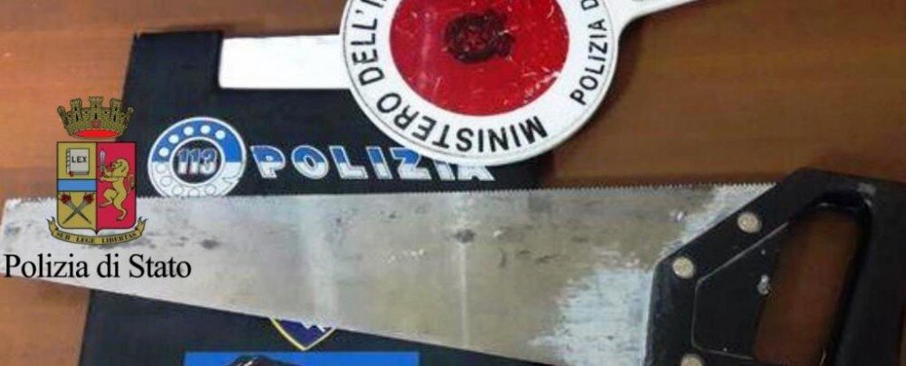Napoli, rapina tassista con una sega da falegname: arrestato dalla polizia
