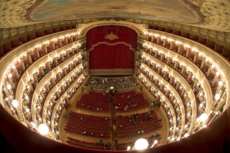 La Traviata al Teatro di San Carlo in un particolare allestimento