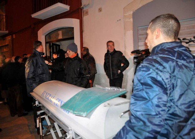 Nasconde il cadavere del padre per continuare a prendere la pensione: denunciato