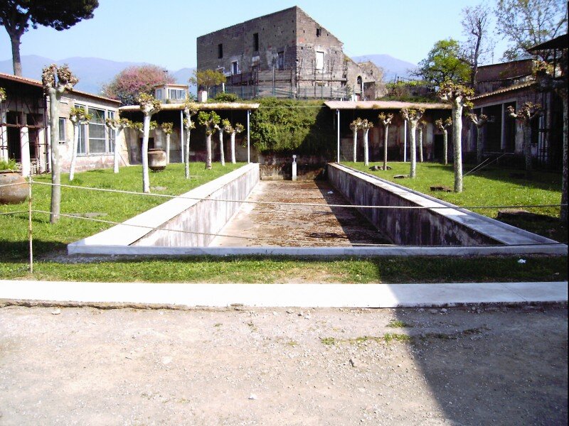 Castellammare, il consigliere regionale Cirillo accusa: ”Villa San Marco Abbandonata”