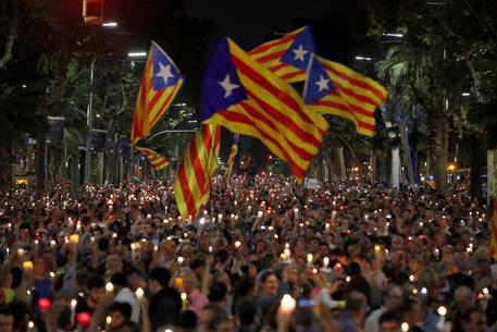 Barcellona: 200mila partecipanti alla concentrazione indipendista