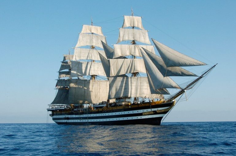 L’Amerigo Vespucci ospita per la prima volta un CdA
