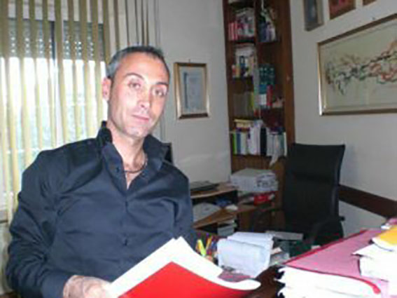 L’avvocato ha fatto fuoco 12 volte contro il ladro napoletano: la famiglia nomina un consulente