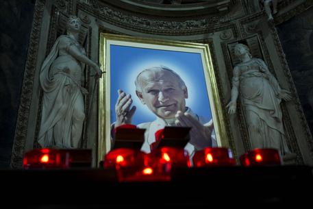 Furto sacrilego: rubato il sangue di Giovanni Paolo II