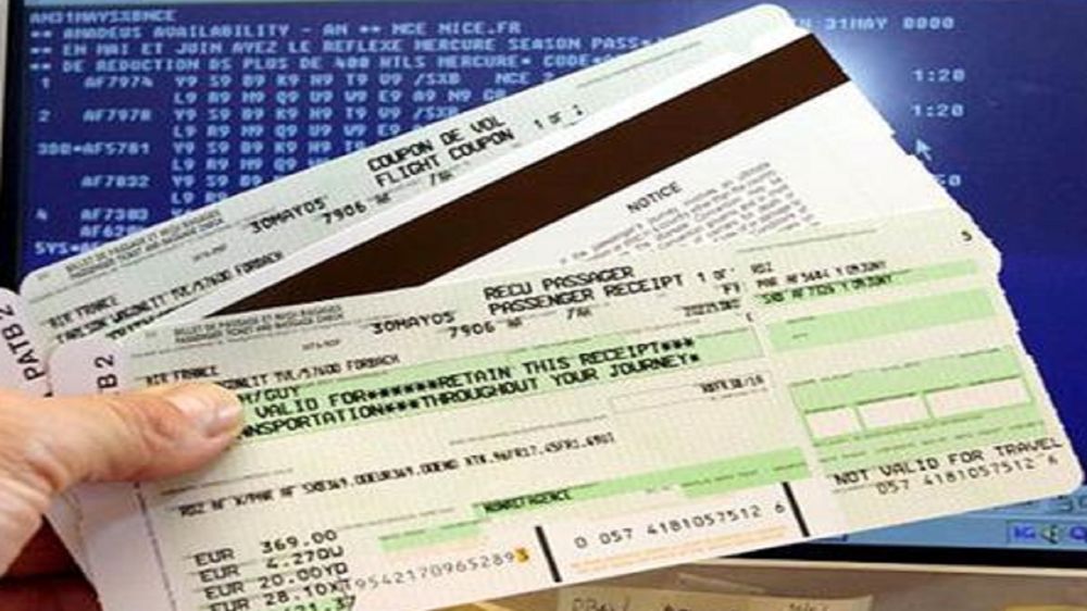 Acquistavano biglietti aerei con carte di credito clonate: arrestate 195 persone