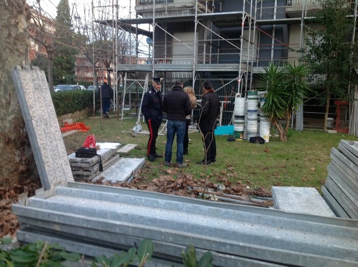 Morì cadendo da impalcatura, due condanne e due a processo