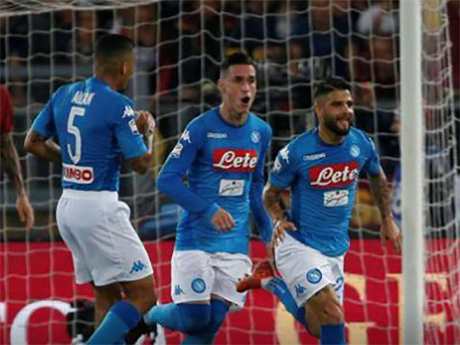 Napoli in vantaggio al riposo a Roma: 100esimo gol di Insigne