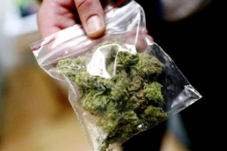 Marijuana e 3400 euro in contanti in casa, arrestato 32enne a Torre Annunziata