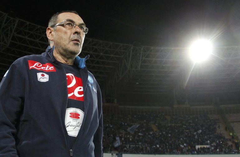 Napoli: il nodo Sarri da sciogliere in fretta