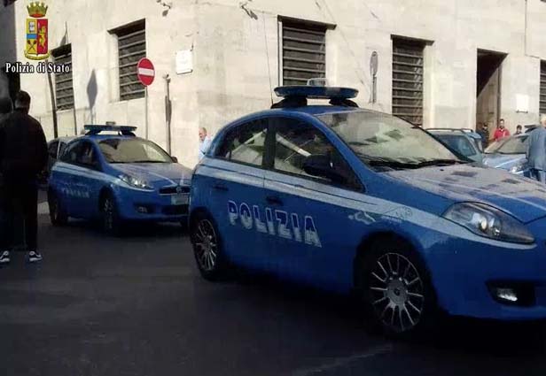 Napoli, arrestati due rumeni per un furto al Vomero
