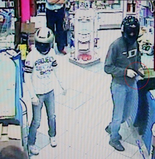Raffica di rapine in via Atellana, banda colpisce tre supermercati nel casertano