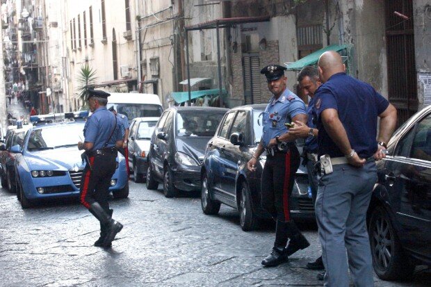 Napoli, agguato nella notte a Forcella: 21enne in gravi condizioni