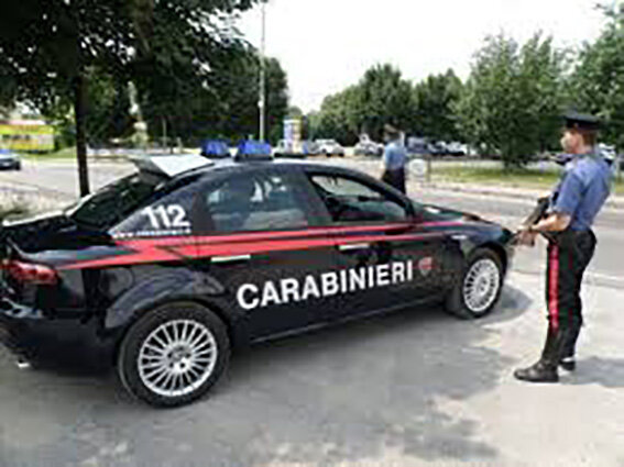 Caserta, arrestato dai carabinieri mentre spaccia