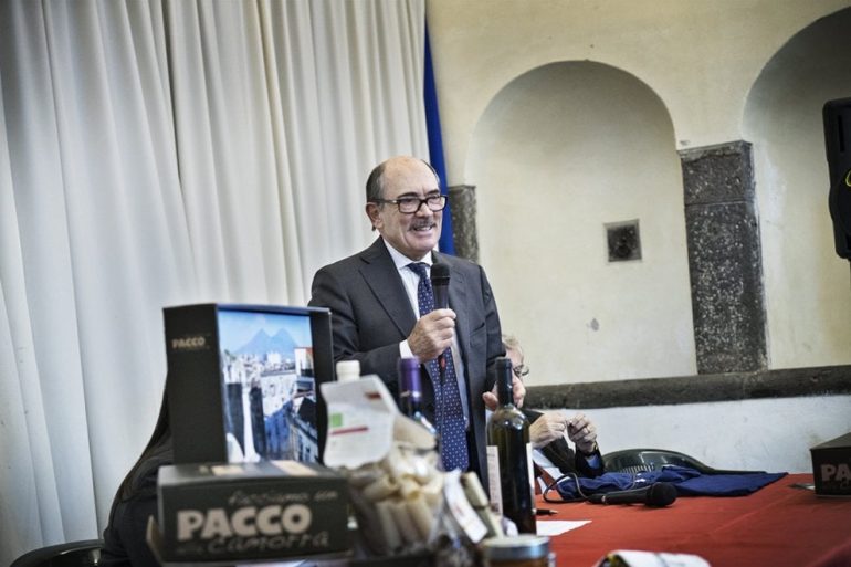 Il procuratore nazionale antimafia Cafiero De Raho a Casal di Principe per ‘Pacco alla camorra’