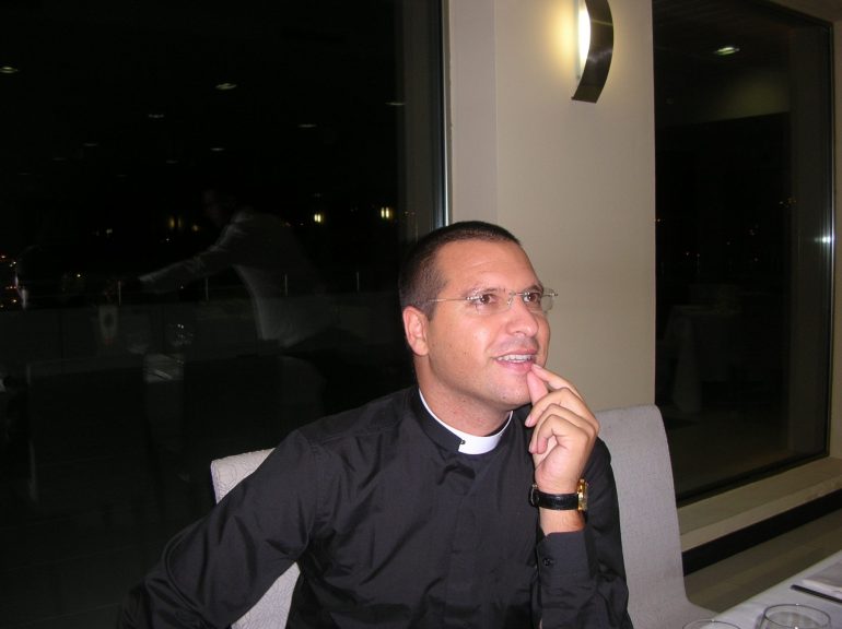 Napoli, don Merola e i 10 anni de A voce de creature: ‘Noi restiamo qui’