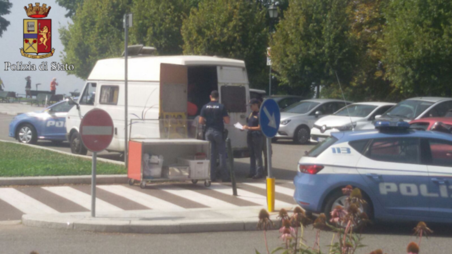 Salerno, rubano i furgoni del gas e sui social scatta un falso allarme terrorismo
