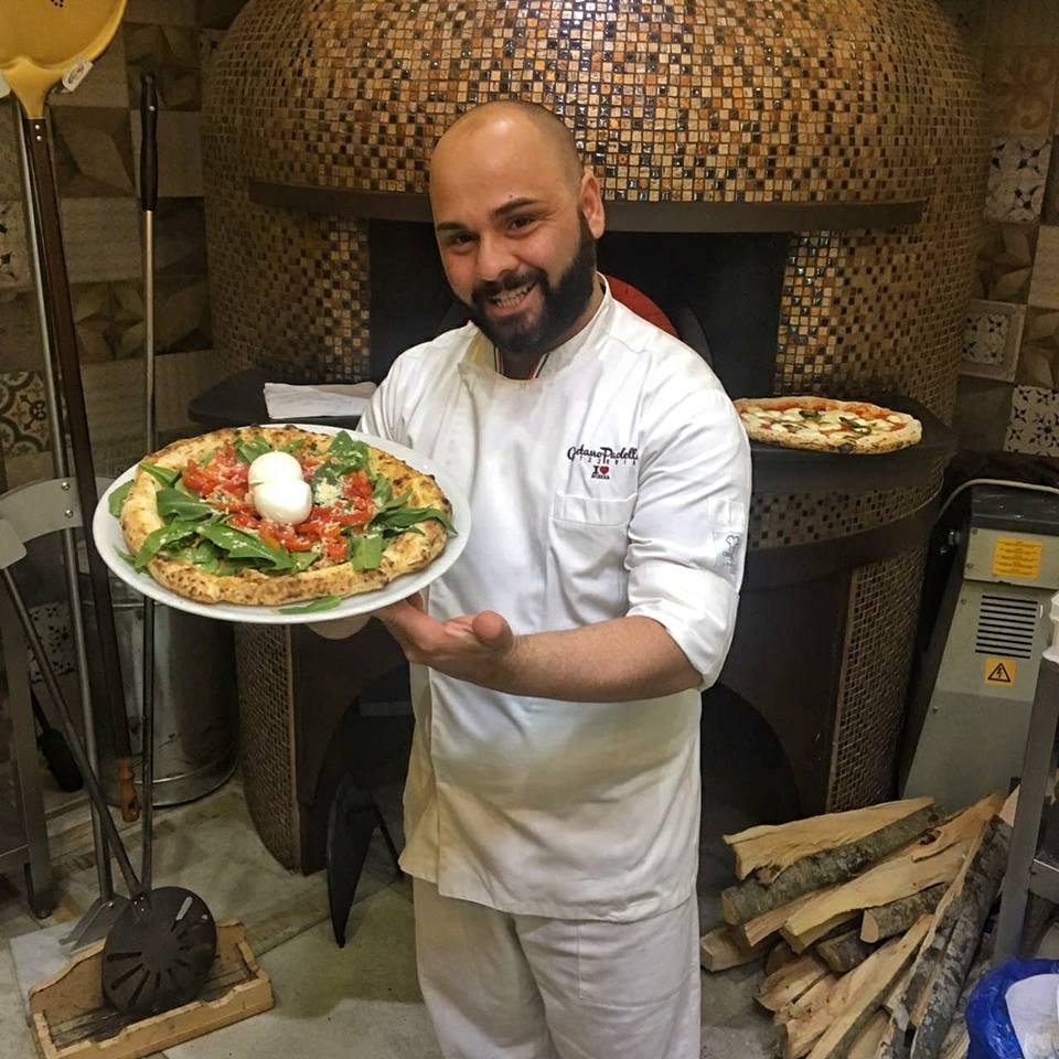 Minacce al pizzaiolo di Acerra, Paolella lancia un appello: “Viviamo nel terrore, aiutateci”