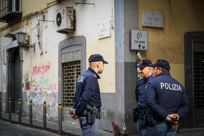 Napoli, sparatoria ai Baretti: il pistolero oggi davanti al gip