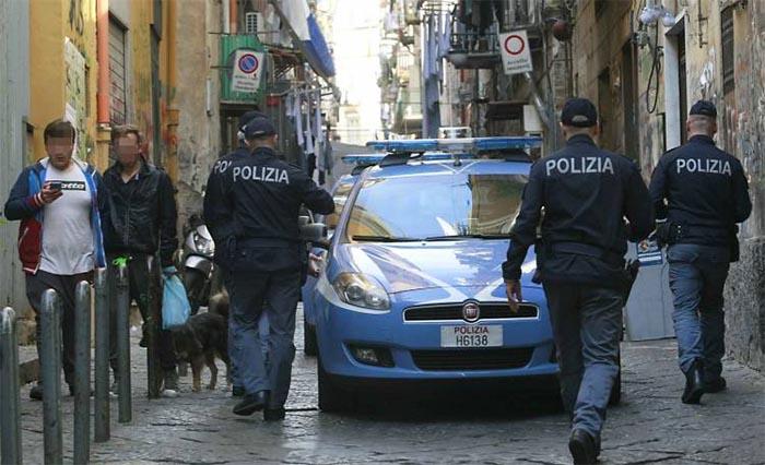 Napoli, litiga con l’ex moglie e le spara: fortunatamente senza colpirla